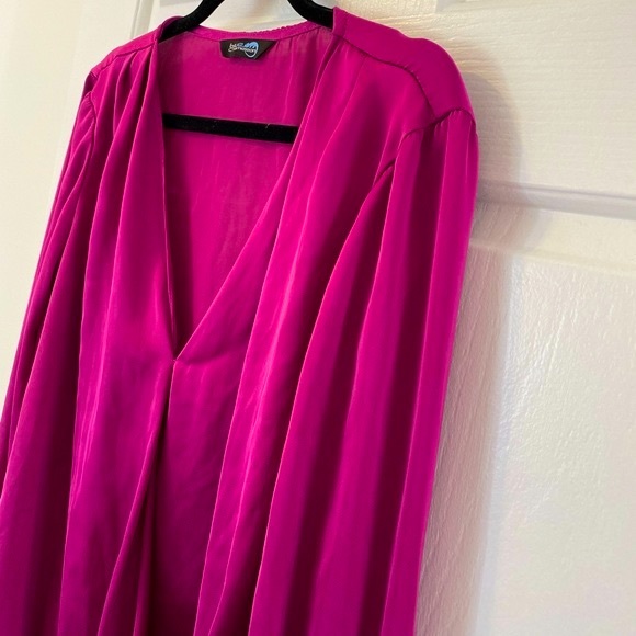 ✨Host Pick✨Silk Wrist Detailed 80’s Style Blouse - Picture 13 of 17